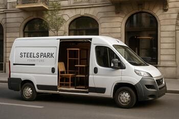 Steel&Spark mebelləri ilə yüklənmiş çatdırılma mikroavtobusu